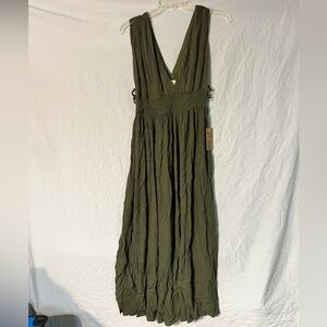 NWT Green dress open sides flowy